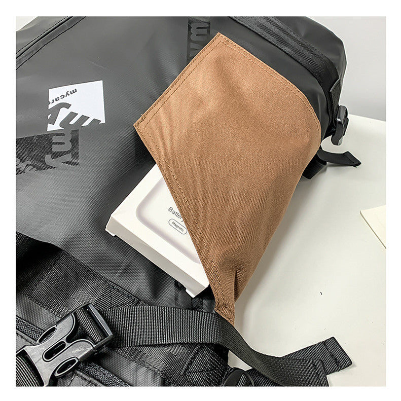 Dollcini Vízálló Roll-Top Laptop Hátizsák – Nagy Kapacitású, Strapabíró Iskolatáska és Utazótáska 15,6” Laptophoz (Fekete/Barna)